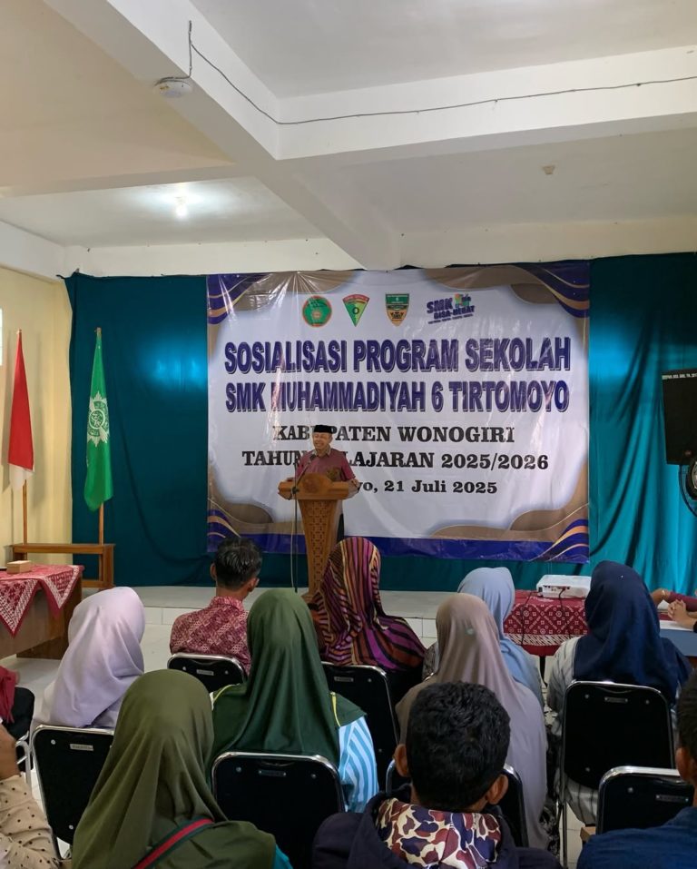 Rapat KomiteSenin 21 Juli 2025Follow @smk_muh6_tio_official #smkmuh6tirtomoyo #smkmuh6tio #skmdh
