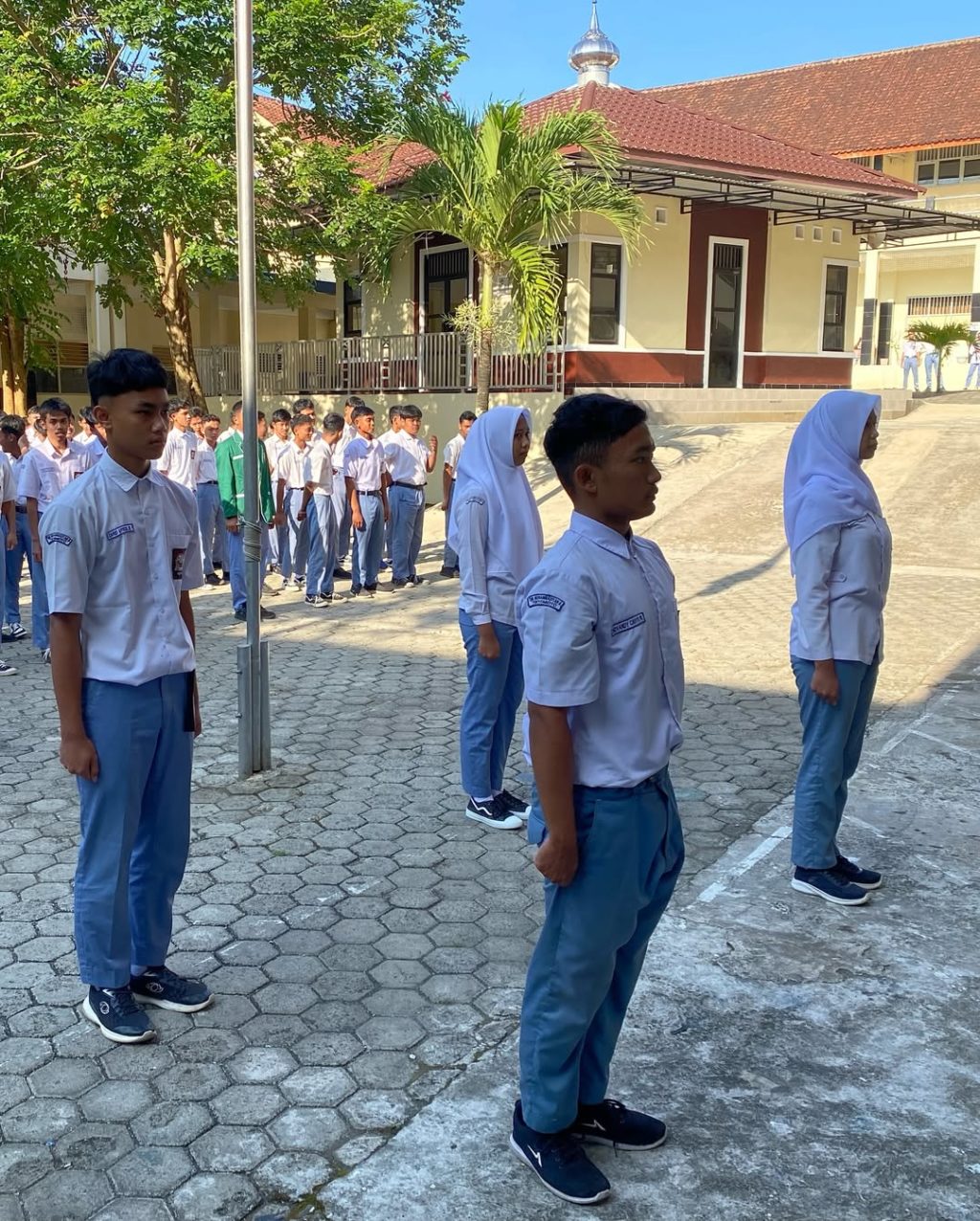 Apel pagi & Pelantikan Ketua dan Wakil Ketua OSISSenin 13 Oktober 2025Follow @smk_muh6_tio_offic