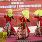 "Tari Soyong" Warnai Prosesi Penyerahan Kembali Siswa SMK Muhammadiyah 6 Tirtomoyo