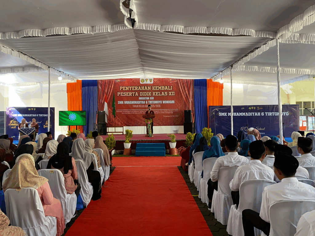 Penyerahan Kembali Kelas XII Angkatan 22 SMK Muhammadiyah 6 Tirtomoyo