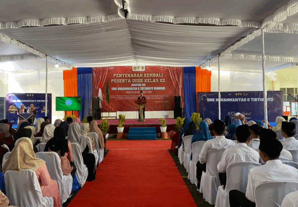 Penyerahan Kembali Kelas XII Angkatan 22 SMK Muhammadiyah 6 Tirtomoyo